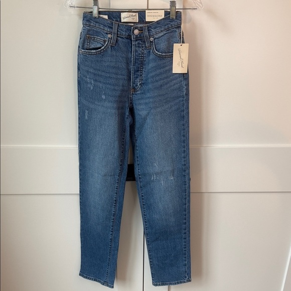 Universal Thread Denim - Women’s 90’s Button Fly Straight Relaxed Blue Jeans